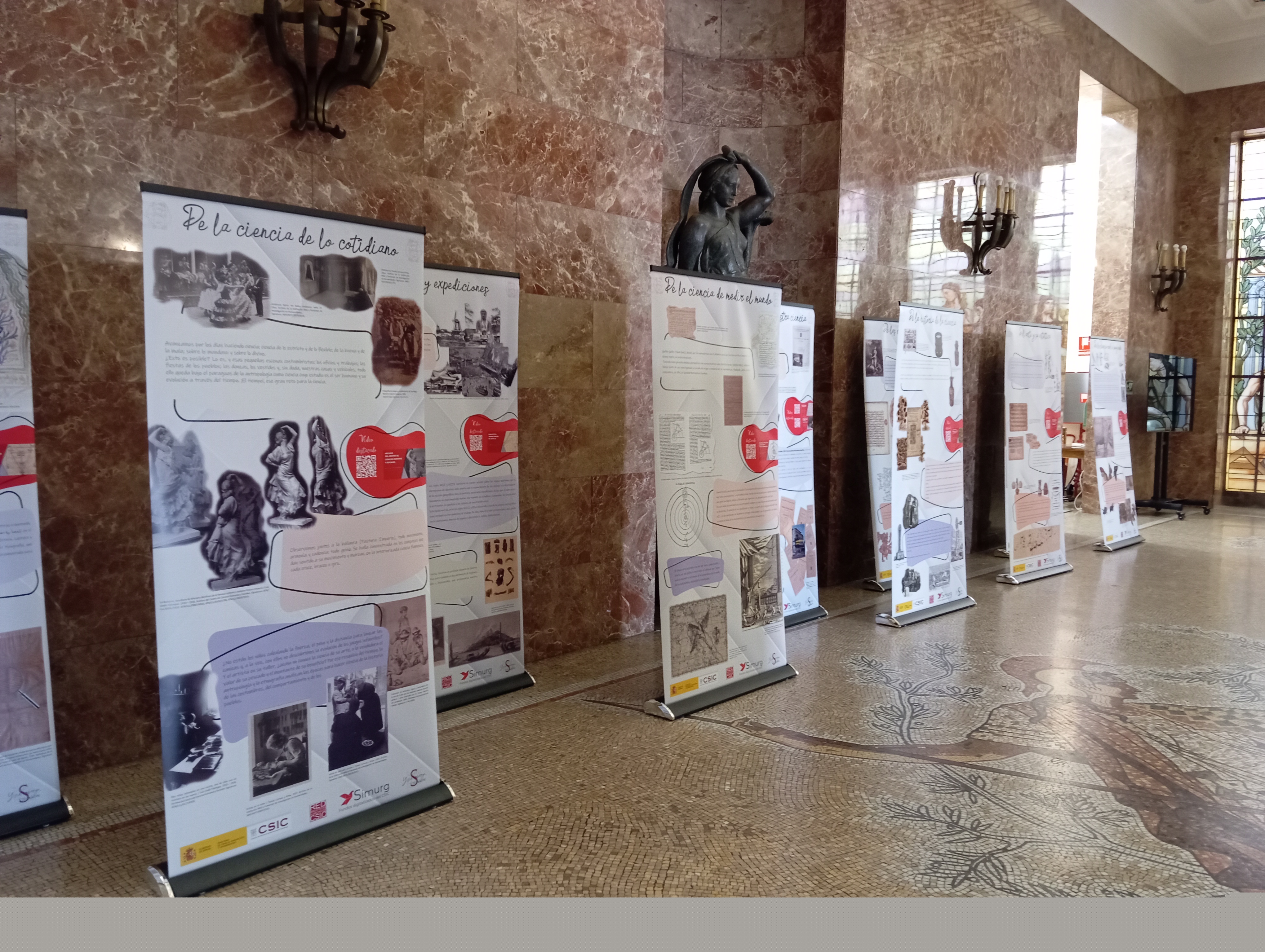 Exposición Y sin embargo se mueve - Simurg